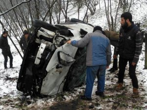 Kontrolden çıkan otomobil fındık bahçesine uçtu: 1’i ağır 2 yaralı