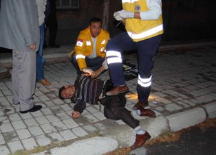 Arkadaş kavgası kanlı bitti: 2 yaralı