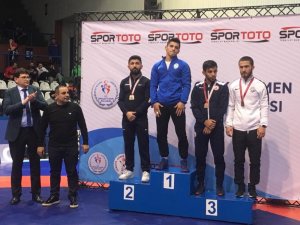 Kayseri Şekersporlu güreşçiler, Milli Takım için ter döküyor