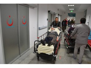 Aksaray’da otomobil şarampole devrildi: 4 yaralı