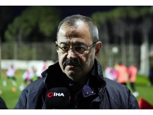 Adil Sani Konukoğlu: “Türk futbolunun tek kurtuluşu altyapıya önem vermek”