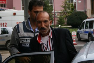 500 extacy ile 3 kilo esrar ele geçirildi