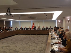 Zeybekci’den ilçe belediye başkan adaylarıyla kritik toplantı