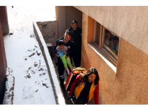Kayseri’de ev yangını: Dumandan etkilenen 2 çocuk hastaneye kaldırıldı