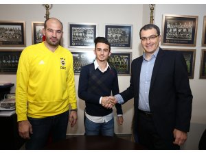 Fenerbahçe'de Kudret Oben'e profesyonel sözleşme