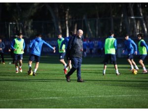 Kayserispor çalışmalara ara vermeden devam ediyor