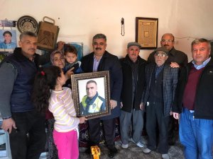 Özgüven’den Fethi Sekin’e doğum günü sürprizi