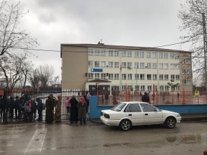 GÜNCELLEME - Bursa'da gıda zehirlenmesi şüphesi