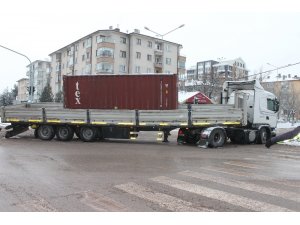 Işıklı kavşakta yürekleri ağza getiren olay