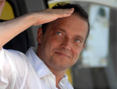 Uzanlar yeniden medyaya giriyor