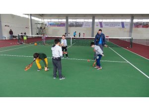 Geleceğin tenisçileri Şanlıurfa’da yetişiyor