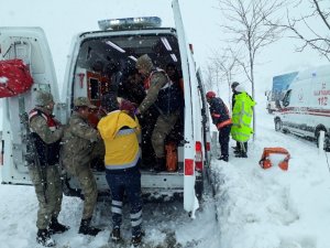 Malatya’da ambulans ile kamyonet çarpıştı: 4 yaralı