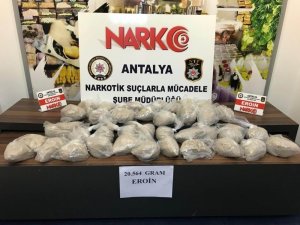 Aile görünümlü uyuşturucu sevkiyatına polis engeli