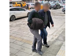 3 yıl hapisle aranan zanlı saklandığı evde yakalandı