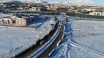 Konya'da şehirlerarası yollar kamyon ve tırlara açıldı