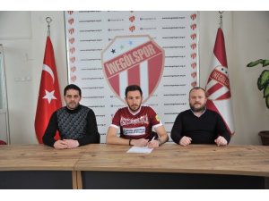 İnegölspor Bora Yelken ile anlaştı
