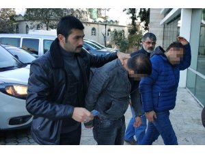 Kumar baskınında polise direnip tehdide 2 gözaltı