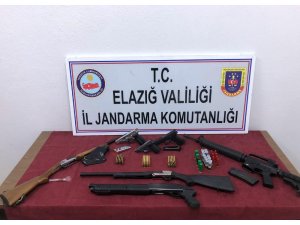 Silah ve mühimmat kaçakçılarına operasyon: 13 gözaltı