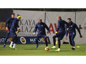 Fenerbahçe günü çift idmanla tamamladı