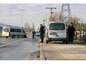 Öğrenci servisi halk otobüsüne çarptı: 8 yaralı