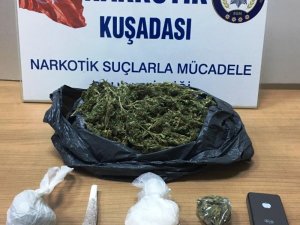 Parkenin altına saklanan uyuşturucuyu narkotik köpeği Aşil buldu