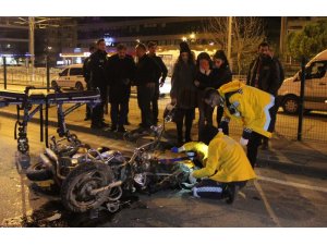 Motosiklet yol temizleme aracına çarptı: 1 ölü
