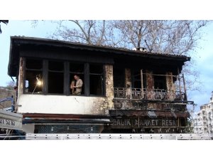 Tarihi yangının boyutu, gün ağarınca ortaya çıktı