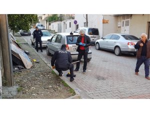 Kar maskesi takıp kuru sıkı tabancayla kuyumcu soymaya çalışan şahıs kıskıvrak yakalandı