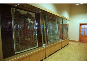 Asırlık halı desenleri hafızalardan silinmeyecek