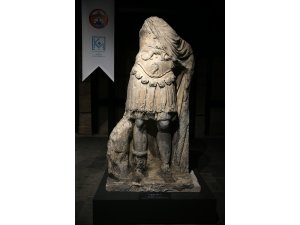 Asırlık fabrikadaki eserlere ziyaretçi ilgisi