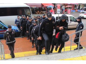 Kocaeli merkezli FETÖ operasyonundan gözaltına alınan 16 kişi adliyeye sevk edildi