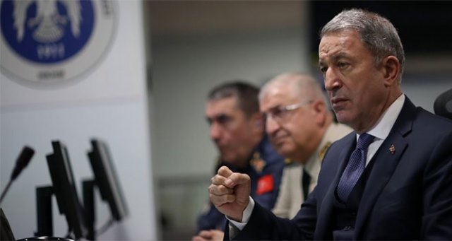 Bakan Akar'dan Fırat'ın doğusuna operasyon açıklaması