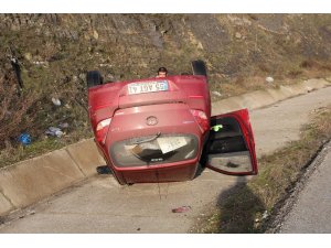 Taklalar atan araçtan burnu bile kanamadan kurtuldu