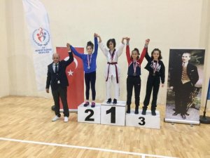 Kdz. Ereğlili Taekwondocular madalyaları topladı