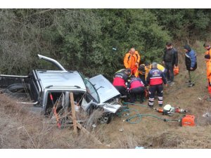 Manisa’da kamyonet şarampole yuvarlandı: 4 yaralı