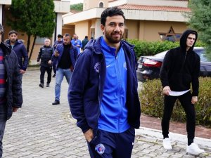 Futbol takımları Cuma Namazı için Dinler Bahçesi’nde buluştu