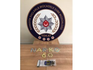 Otobüsle yolculuk yapan şahsın üzerinde uyuşturucu ele geçirildi