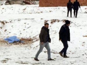 19 yaşındaki genç arsada ölü bulundu