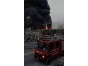 Boya imalathanesi yangınında 4 kişi yaralandı