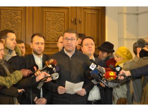 Makedonya Meclisi'nin isim değişikliğini onaylaması