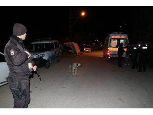 Yüzü maskeli şahıslar önce gençleri gasp etti, sonra pompalı tüfekle vurdu