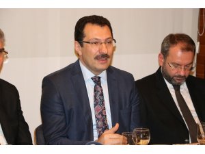 AK Parti Seçim İşlerinden Sorumlu Genel Başkan Yardımcısı Yavuz Tank Palet fabrikası için konuştu