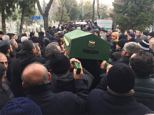 Ahmet Akman'ın babası son yolculuğuna uğurlandı