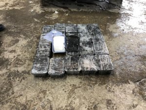 Van’da bir otomobilde 11 kilo metamfetamin ele geçirildi
