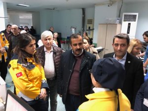 Sağlık-Sen Genel Başkanı Metin Memiş, doktorun saldırıya uğradığı hastaneyi ziyaret etti