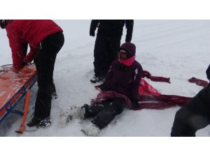 Uludağ’da JAK timleri kar motoruyla kurtardı