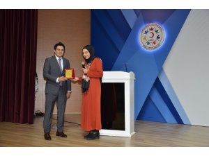 Genç Kızılay Teşkilatına Halk Ekmek desteği
