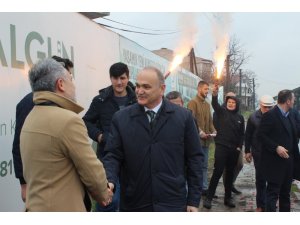 Gençler, Başkan adayı Özlü’yü tulum ve meşale ile karşıladı