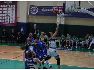 Türkiye Kadınlar Basketbol Ligi: Bursa Büyükşehir Belediyespor: 67 - A Koleji: 45