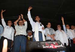 PKK'lılara kahraman gibi karşılama